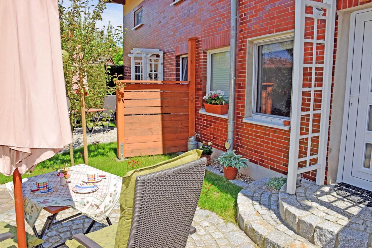 Ferienhaus Zum Hafen In Altefaehr Exterior photo
